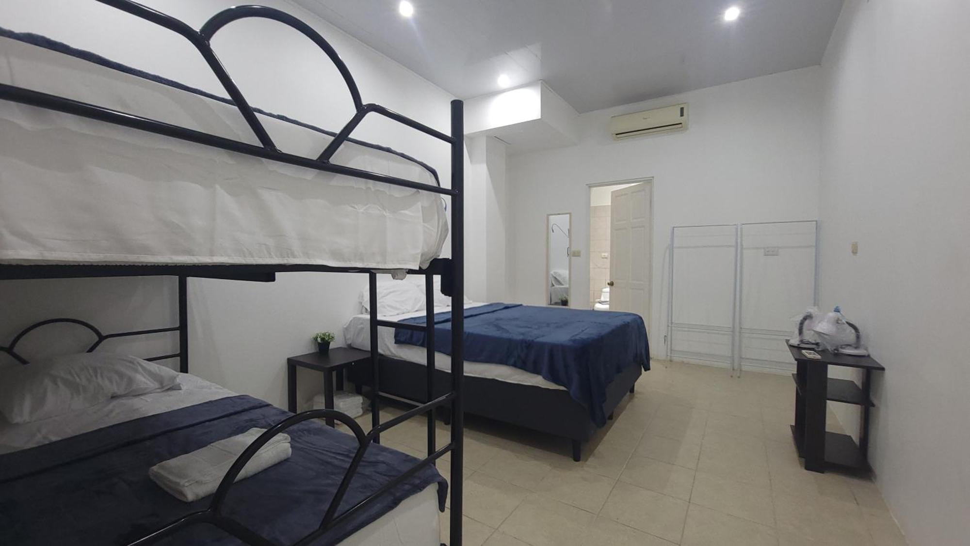 Surfo House Hotel & Hostel Tamarindo Bagian luar foto