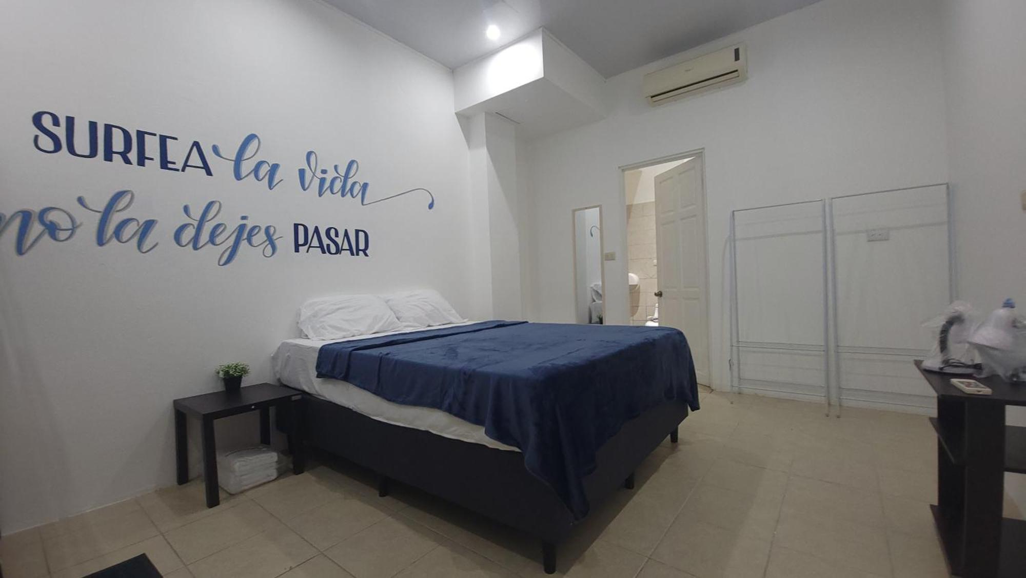 Surfo House Hotel & Hostel Tamarindo Bagian luar foto