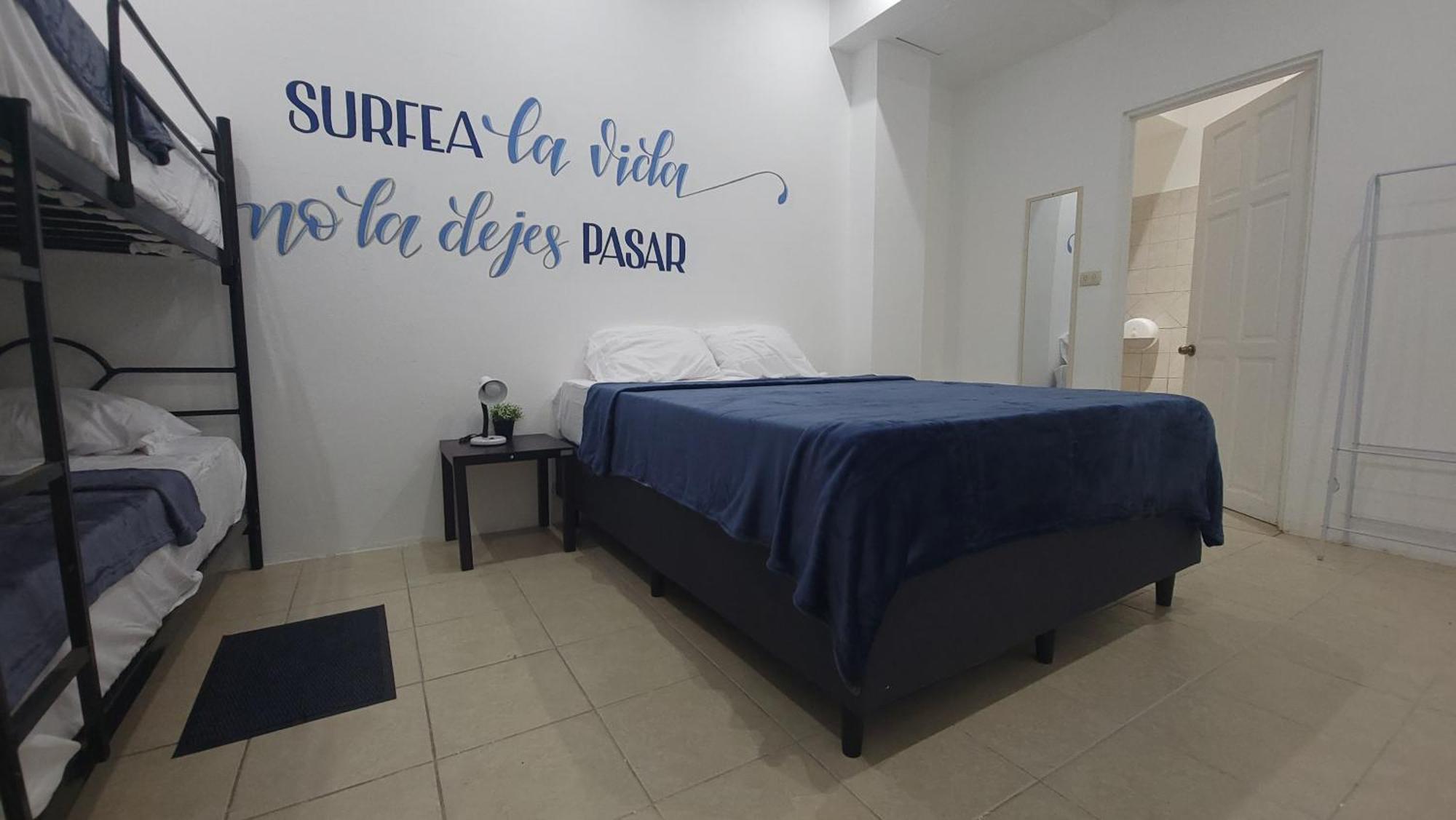 Surfo House Hotel & Hostel Tamarindo Bagian luar foto