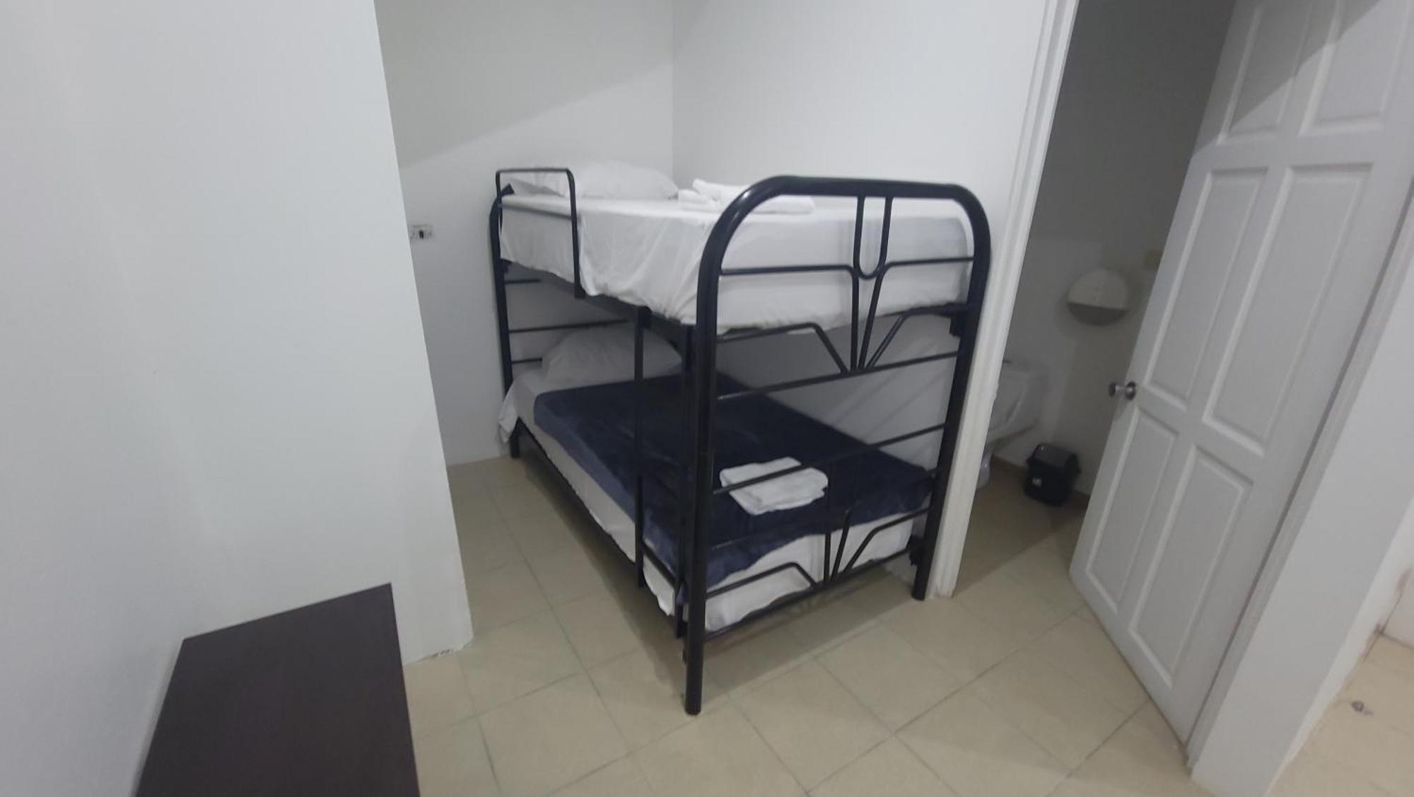 Surfo House Hotel & Hostel Tamarindo Bagian luar foto