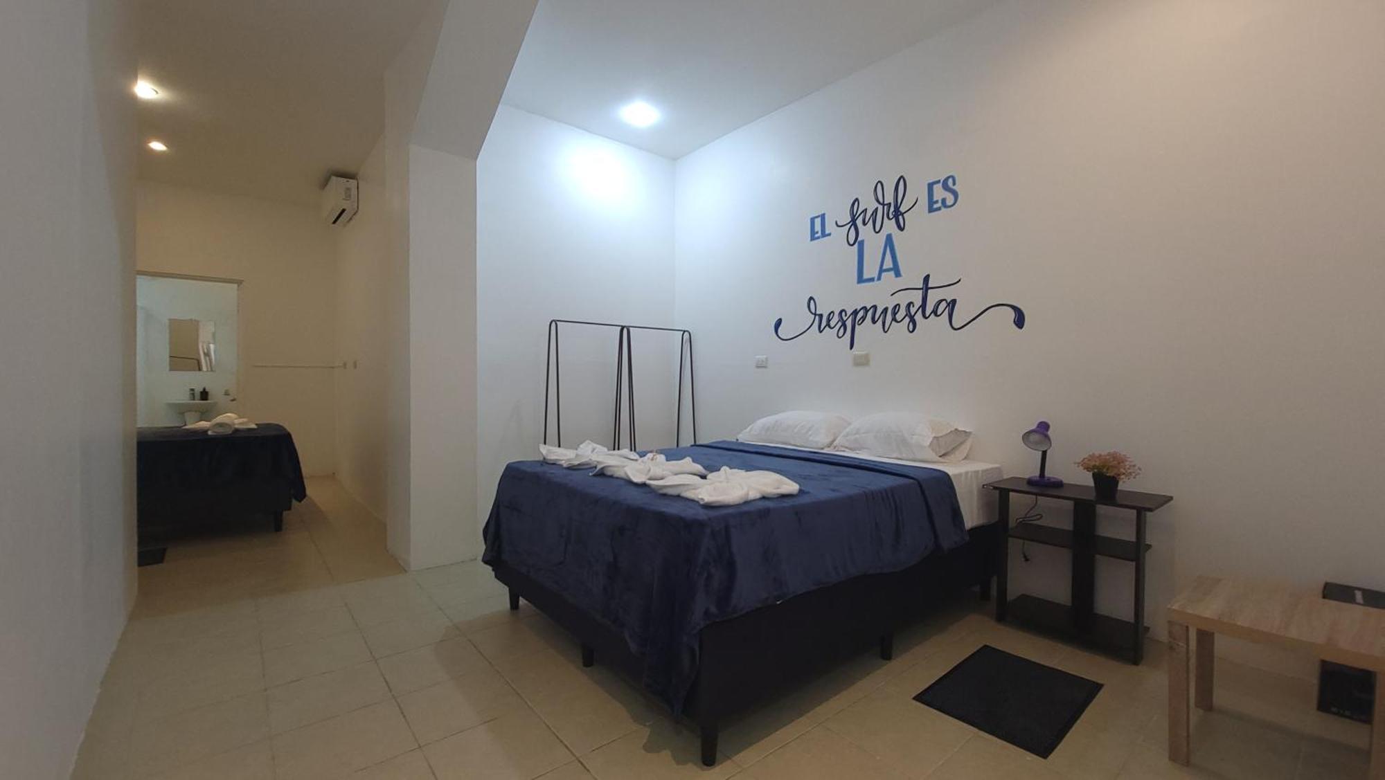 Surfo House Hotel & Hostel Tamarindo Bagian luar foto