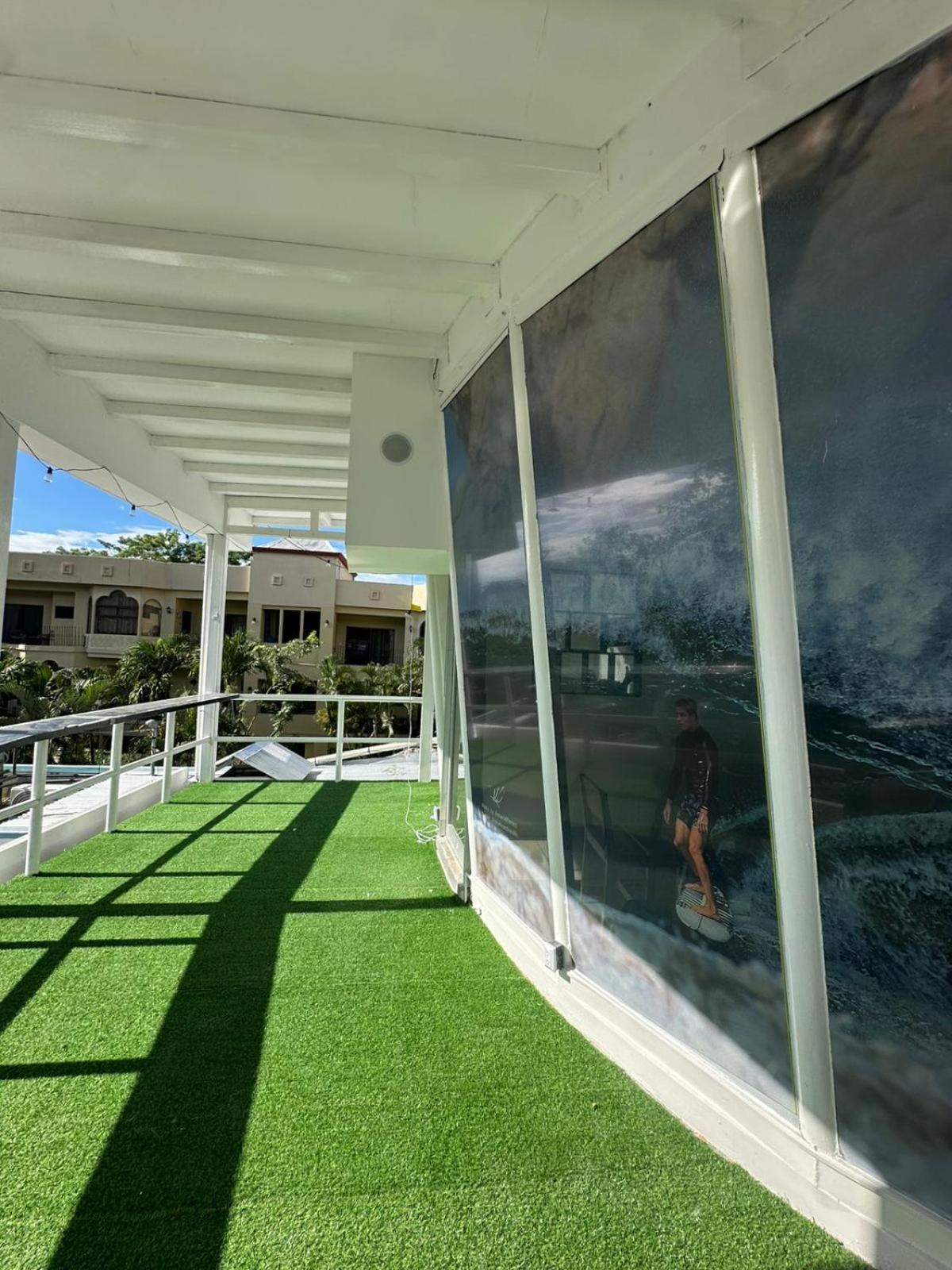 Surfo House Hotel & Hostel Tamarindo Bagian luar foto