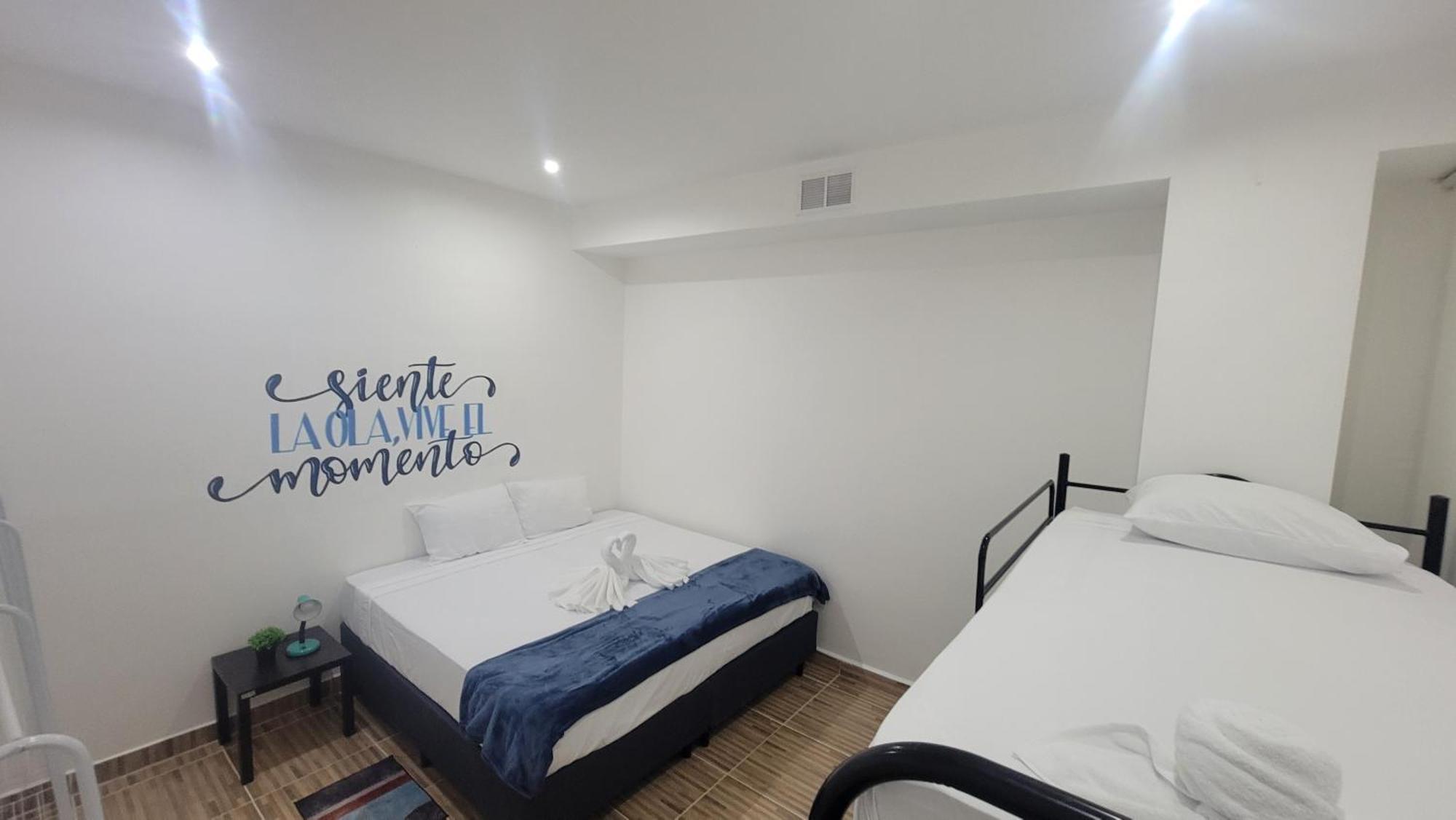 Surfo House Hotel & Hostel Tamarindo Bagian luar foto