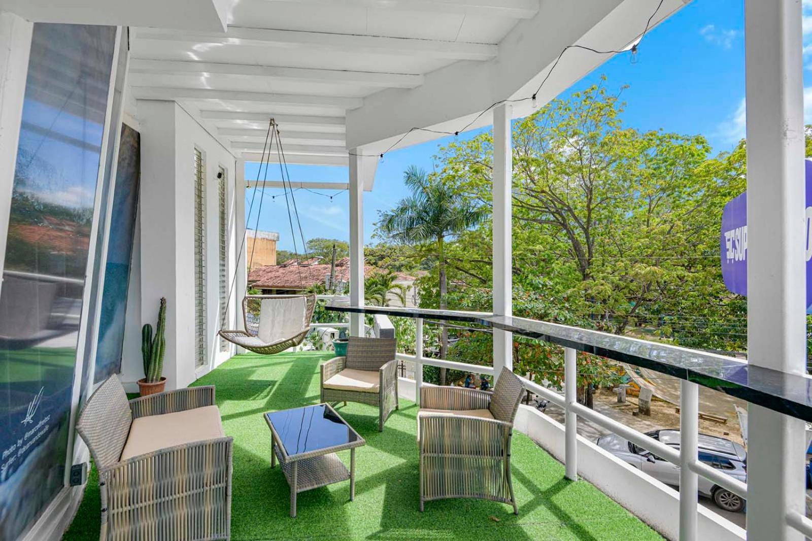Surfo House Hotel & Hostel Tamarindo Bagian luar foto