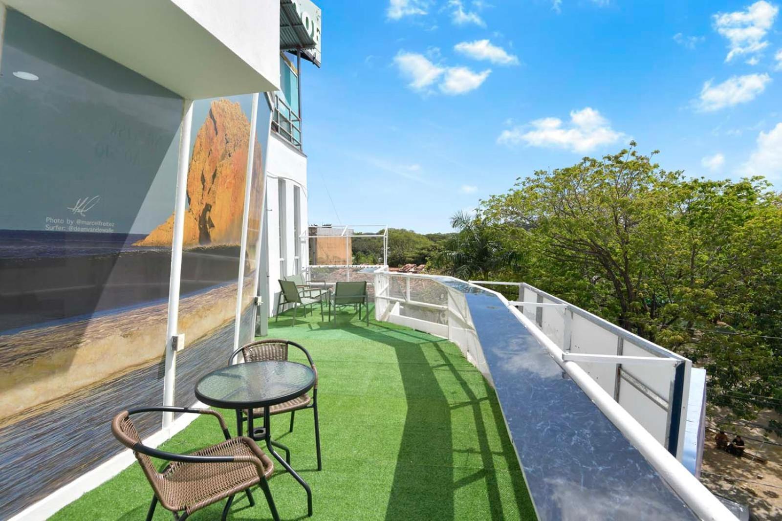 Surfo House Hotel & Hostel Tamarindo Bagian luar foto
